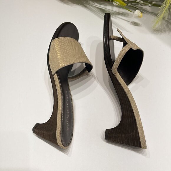 Donald Pliner VIIM Neutral Taupe (Praline) Snake Skin Sandals, NWOT, Size: 7M - Picture 8 of 9